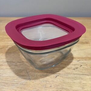 Rubbermaid Glass Food Storage Container 4 Cup Square Easy Find Lid Red Clear